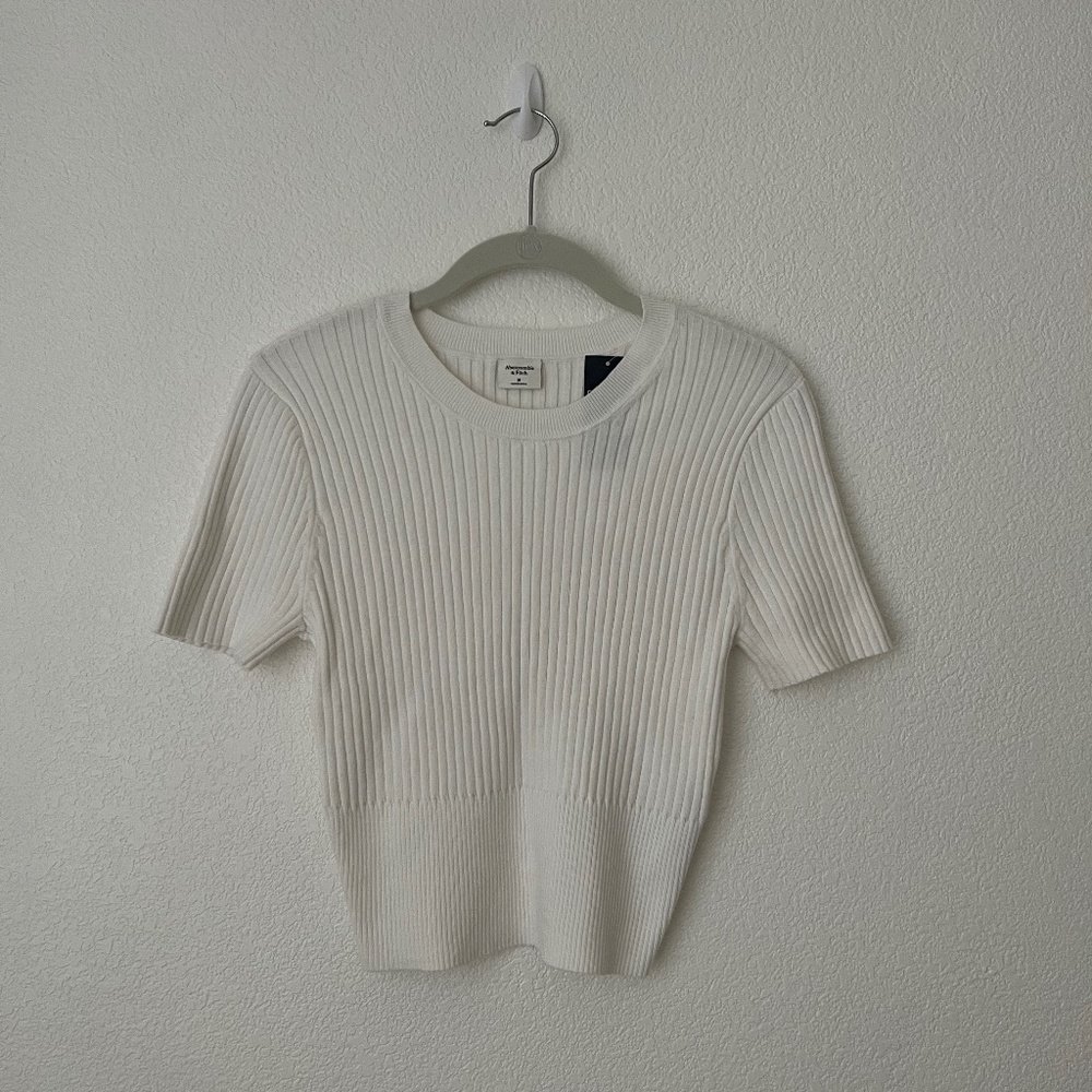 NWT| Abercrombie Elevated Baby Knit Tee